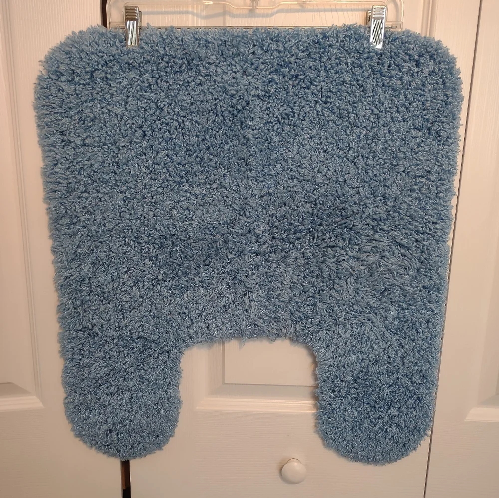 Bathroom Mats & Toilet Lids Covers Various Colors LOT OF 4